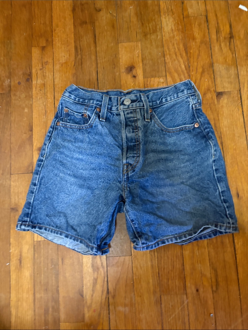 Levi's Women's  Mid Thigh Blue Denim Jean Shorts